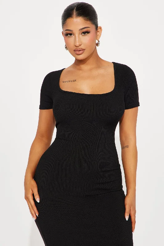 Maeve Short Sleeve Maxi Dress - Black